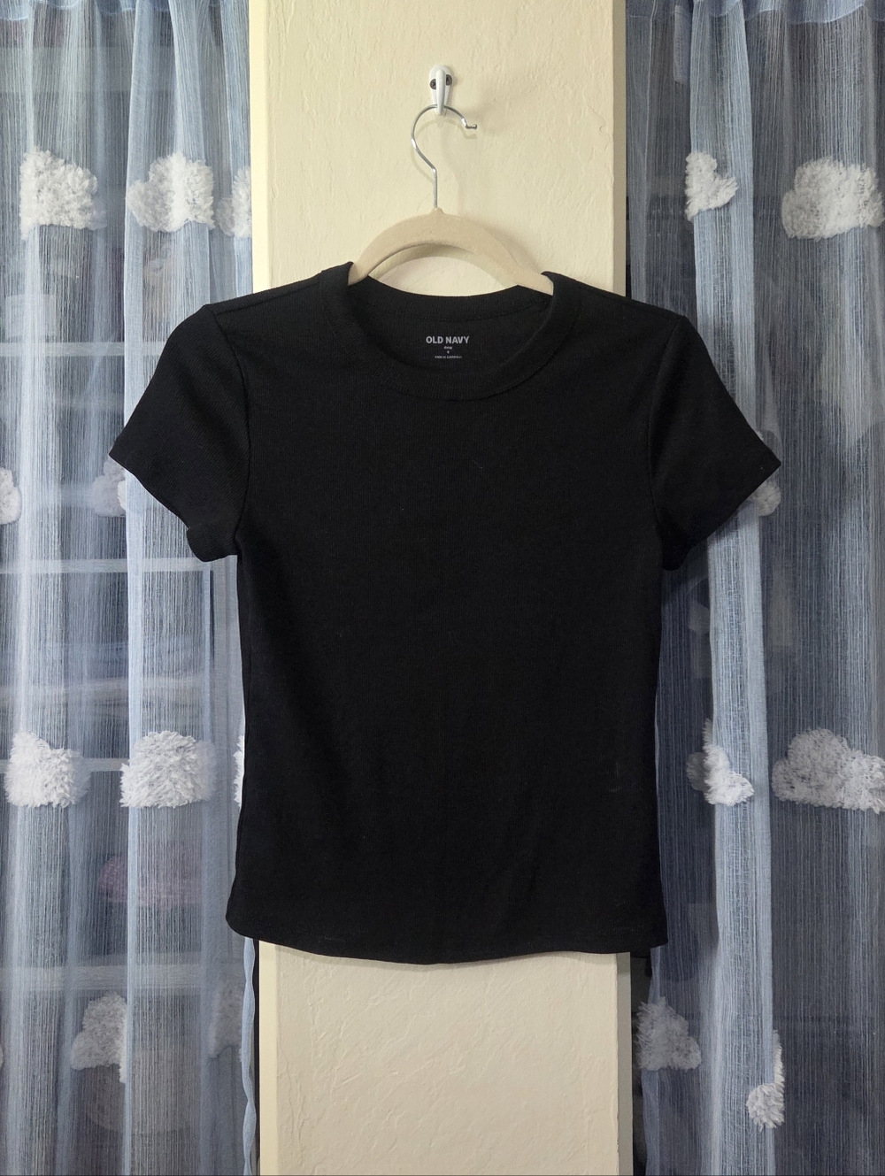 Old Navy Fitted Ribbed Short Sleeve Tee in Black